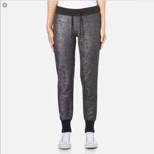 Converse metallic jogger